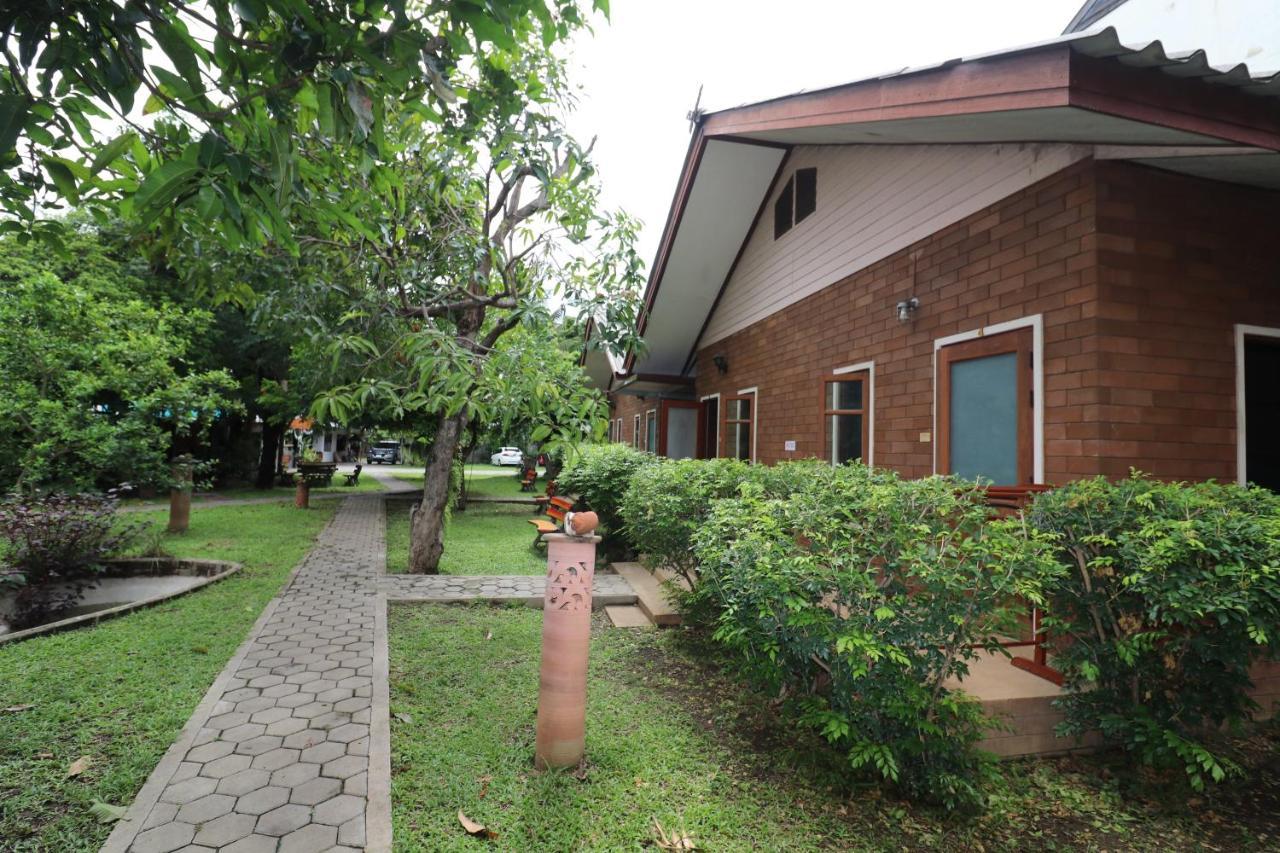 Gongkaew Huenkum Hotel Chiang Mai Exterior foto